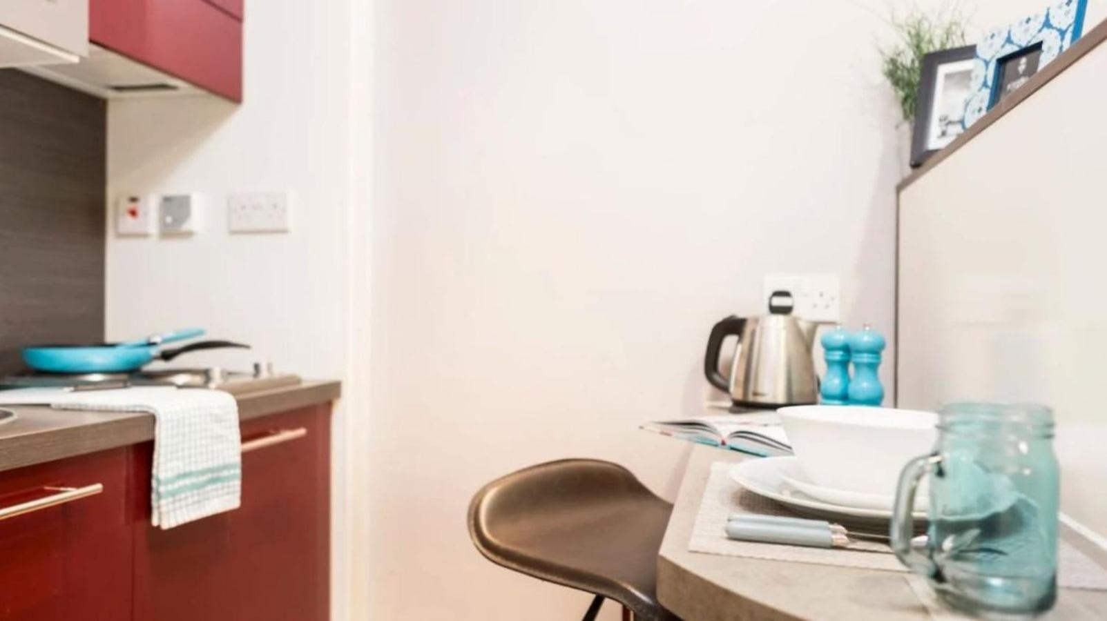 Student Only - Apartment London